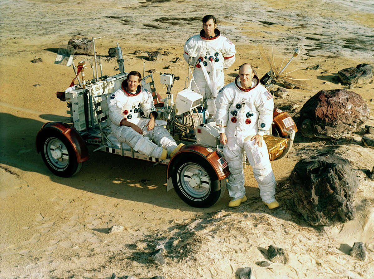 lunar-rovers-built-by-boeing-in-kent-receive-historical-landmark