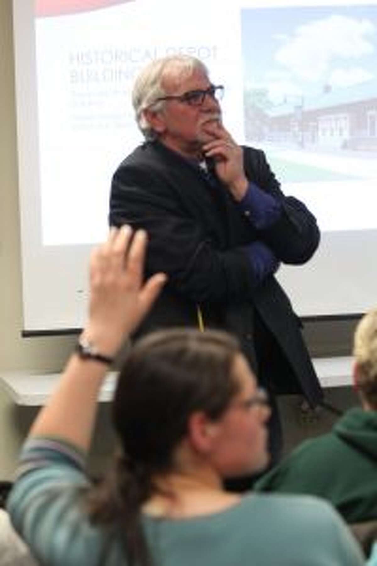 Evart residents hear options for city hall