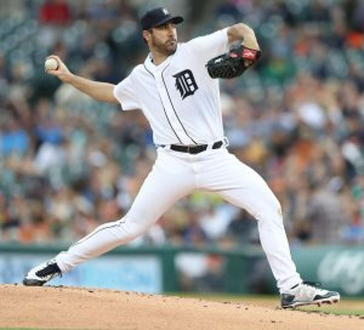 Justin Verlander faces former teammate Miguel Cabrera one more