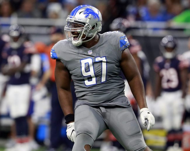 Detroit Lions trade Akeem Spence to Miami Dolphins for draft pick