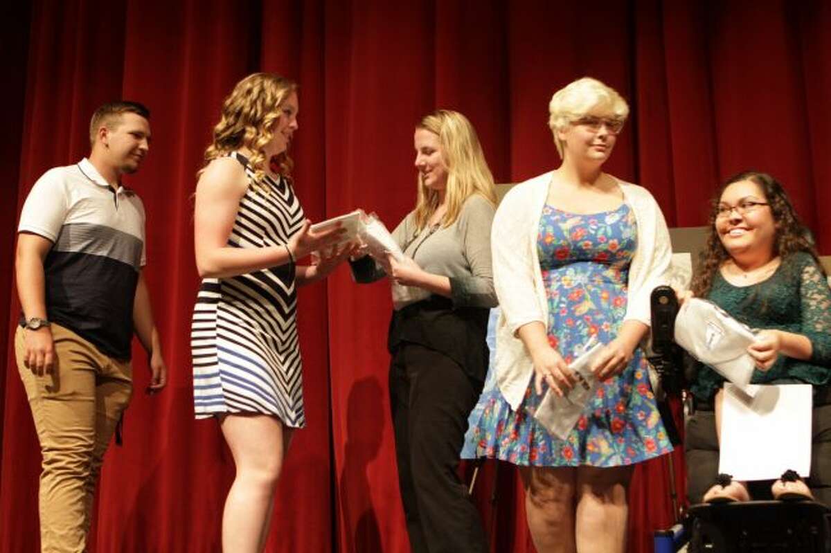 Brhs Seniors Receive Awards During Scholastic Evening 4124