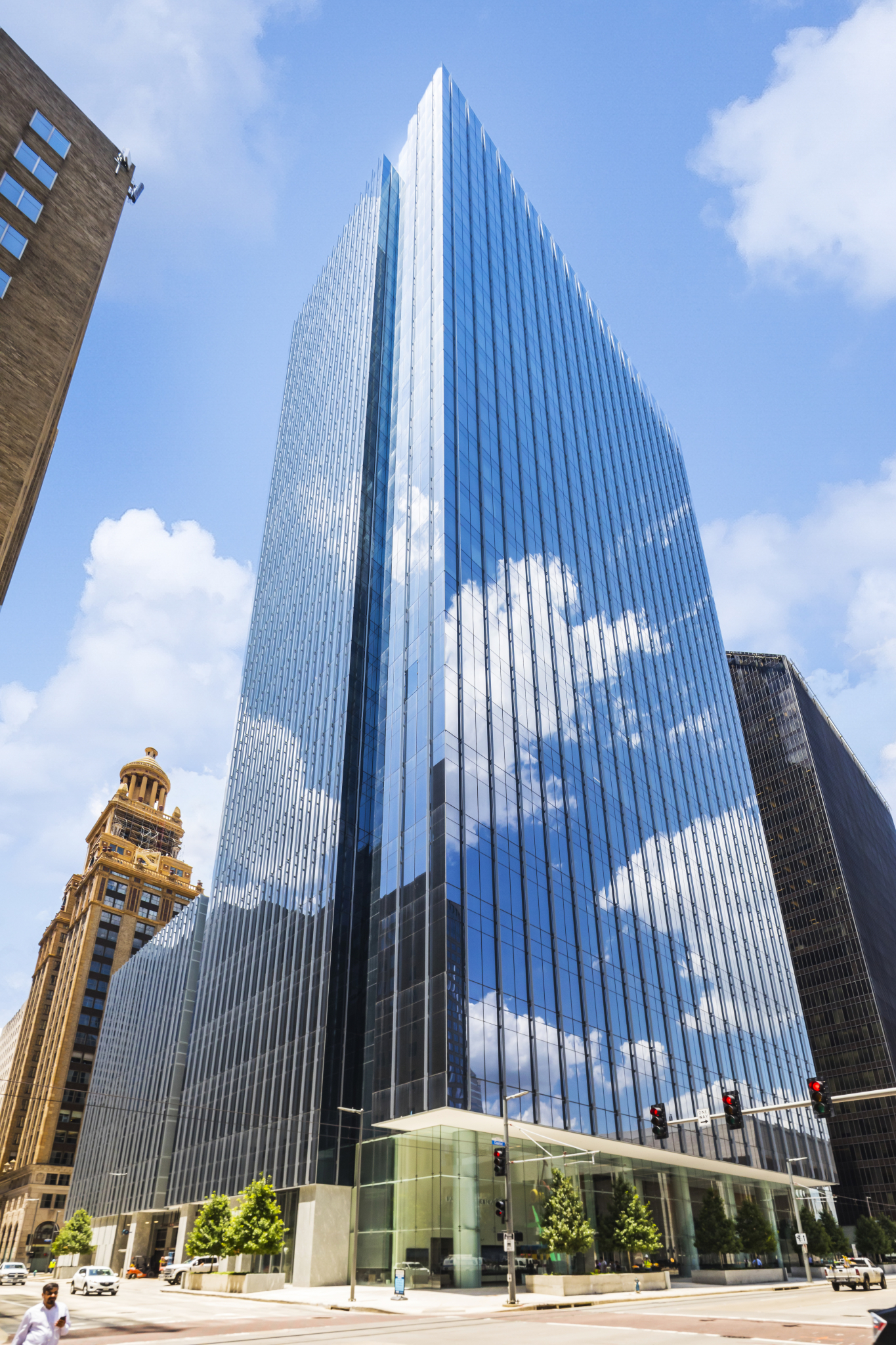 Report: Bank of America Tower set to sell for record per-foot price