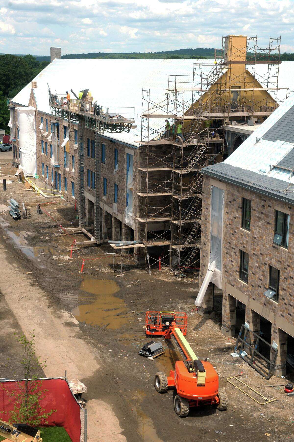 Fairfield, Sacred Heart buck trend of falling college enrollment