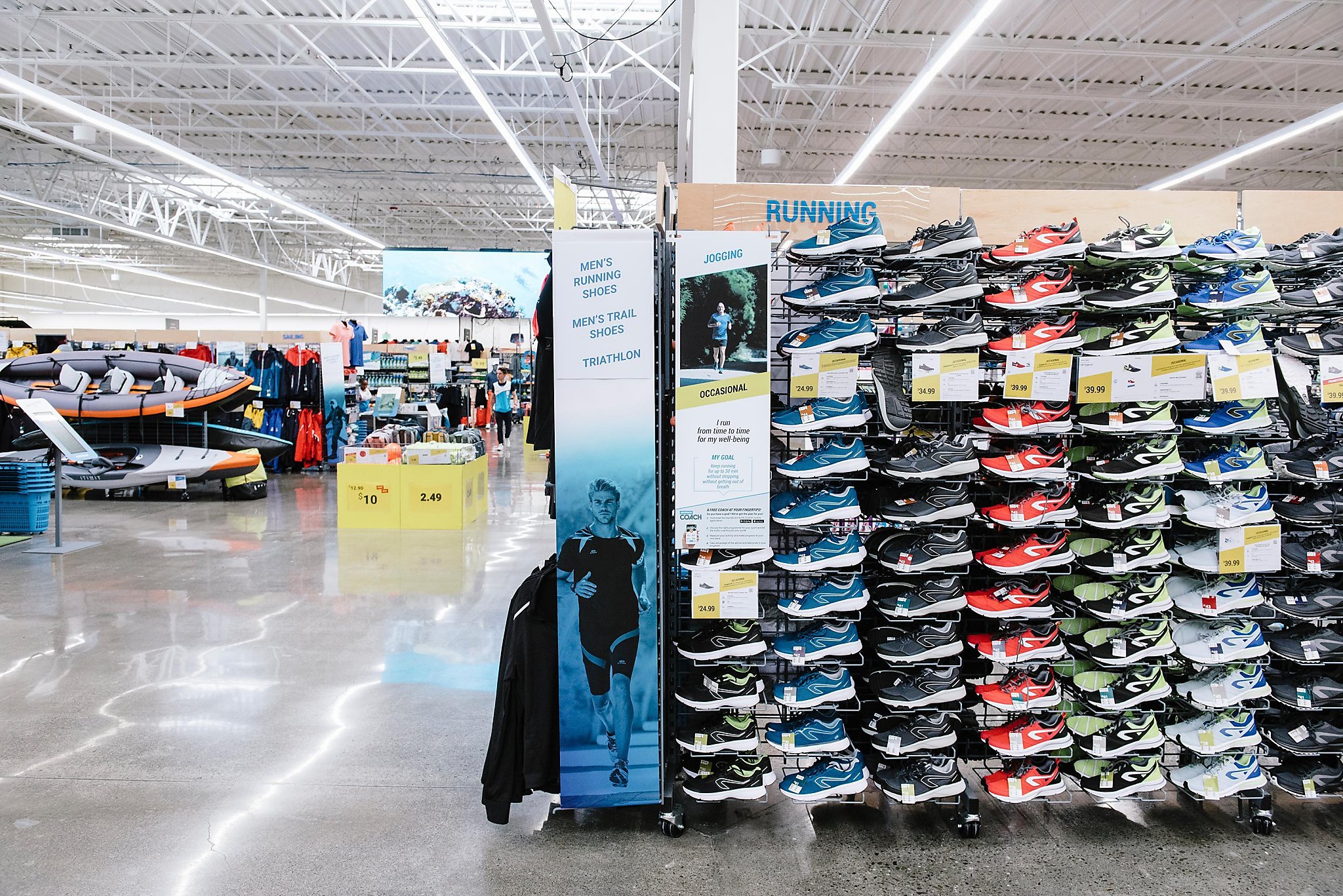 May 26, 2019 Emeryville / CA / USA - Checkout Area in the Newest Decathlon  Sporting Goods Flagship Store, the First Open in the Editorial Image -  Image of francisco, cash: 149098845