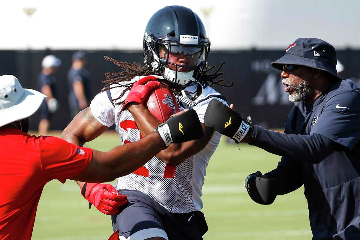 In his rookie season in 2017, Texans running back D’Onta Foreman rushed for 327 yards and two touchdowns in 10 games before tearing his Achilles tendon.