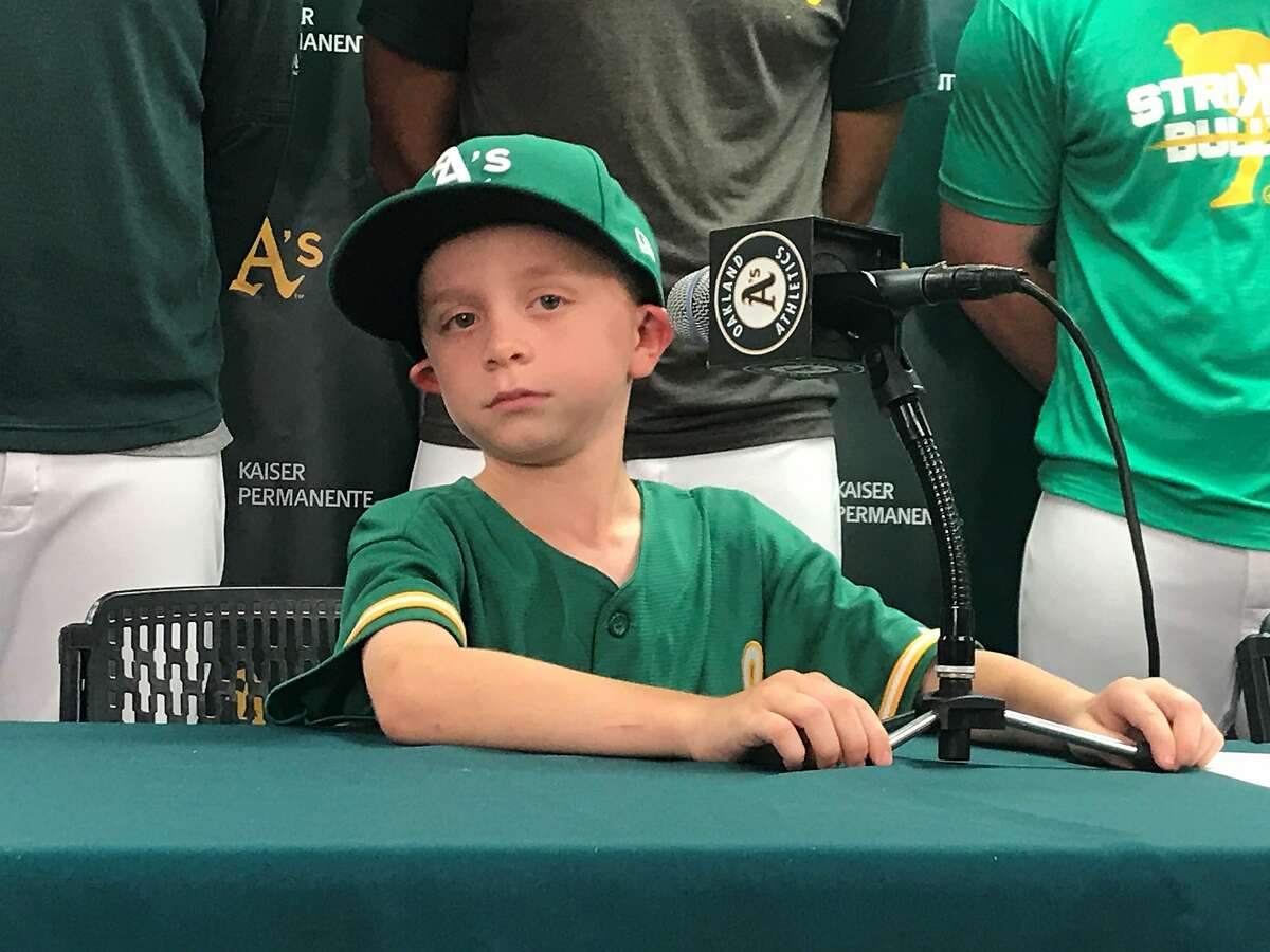 SEE IT: A's Khris Davis gets Make-A-Wish child to sign jersey