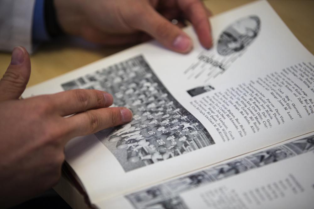 A high school edited yearbook photos to hide girls' chests. Students and parents are furious. - Vimarsana News