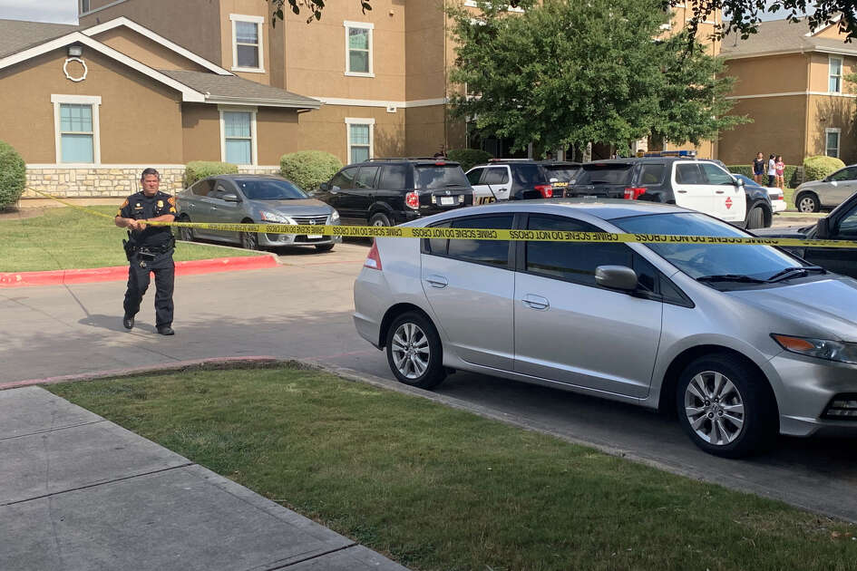 UPDATE 1 dead, 1 hospitalized in shooting at West Side apartment complex San Antonio ExpressNews