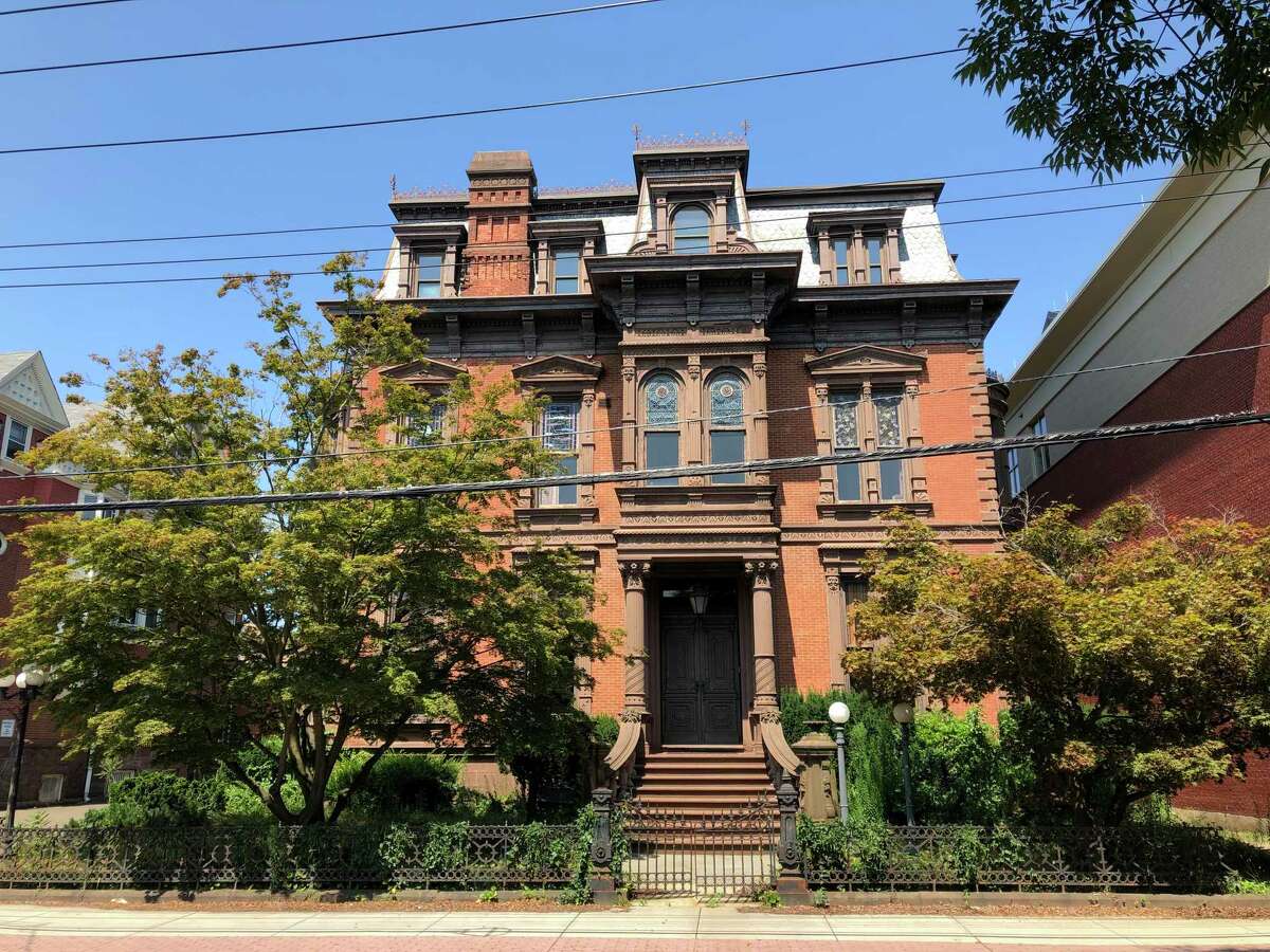 Suit Shabtai Inc Misapplied 1 7 Million Gift For Purchase Renovation Of New Haven Building