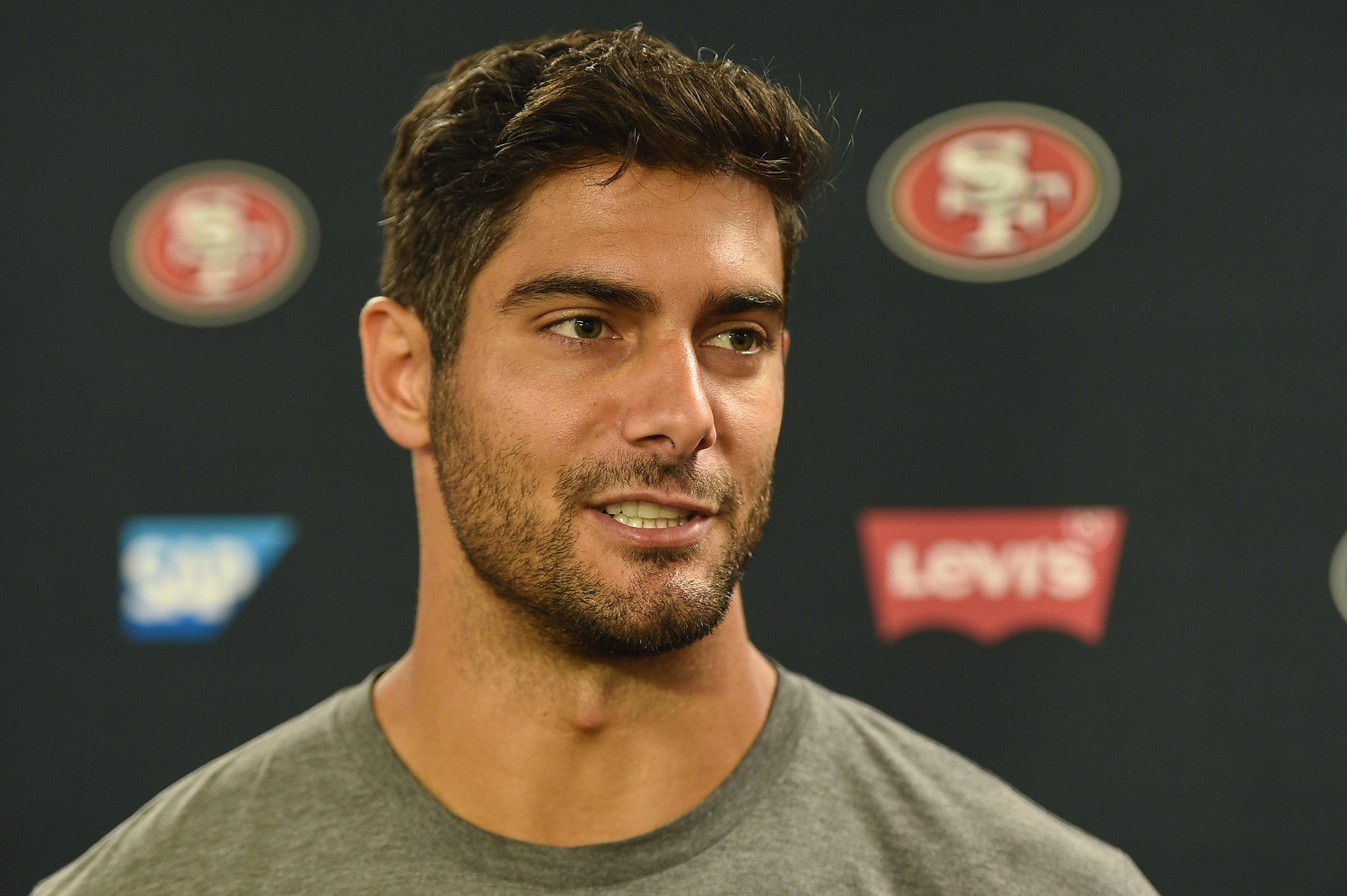 Jimmy garoppolo reportedly likely to stay with 49ers if they don't tak...