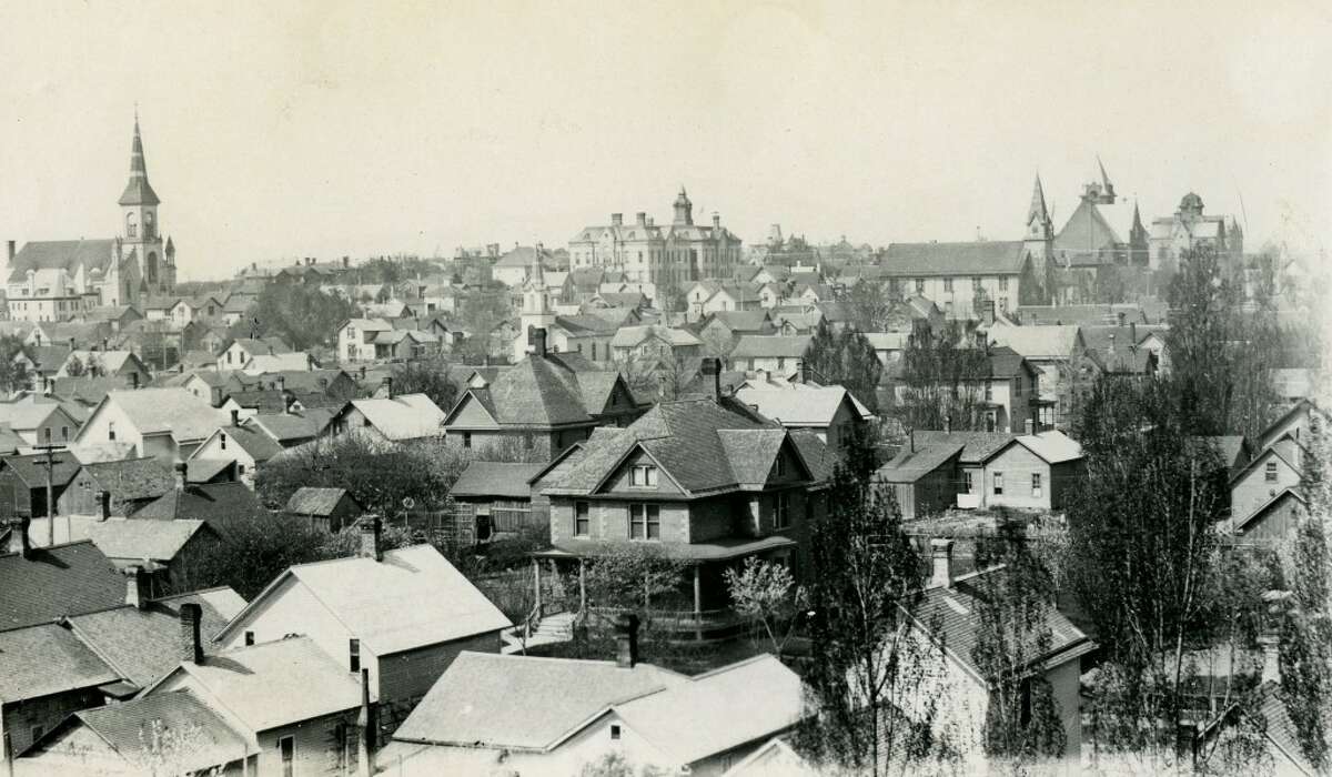 A very early 1900s westward view of Manistee, perhaps taken from the tower on the Manistee Fire Hall. (Courtesy Photo/Manistee County Historical Museum)
