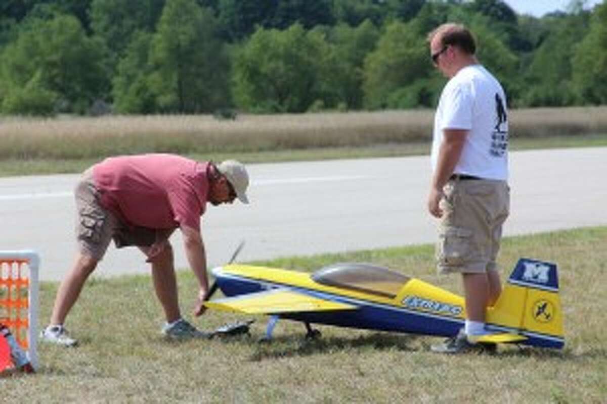 Airshow to feature model airplane pilots from across Michigan