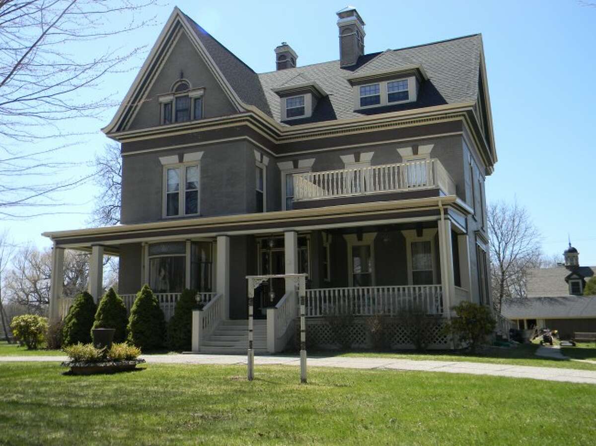 TOUR OF HOMES Buckley House — from Victorian Gothic to Queene Anne