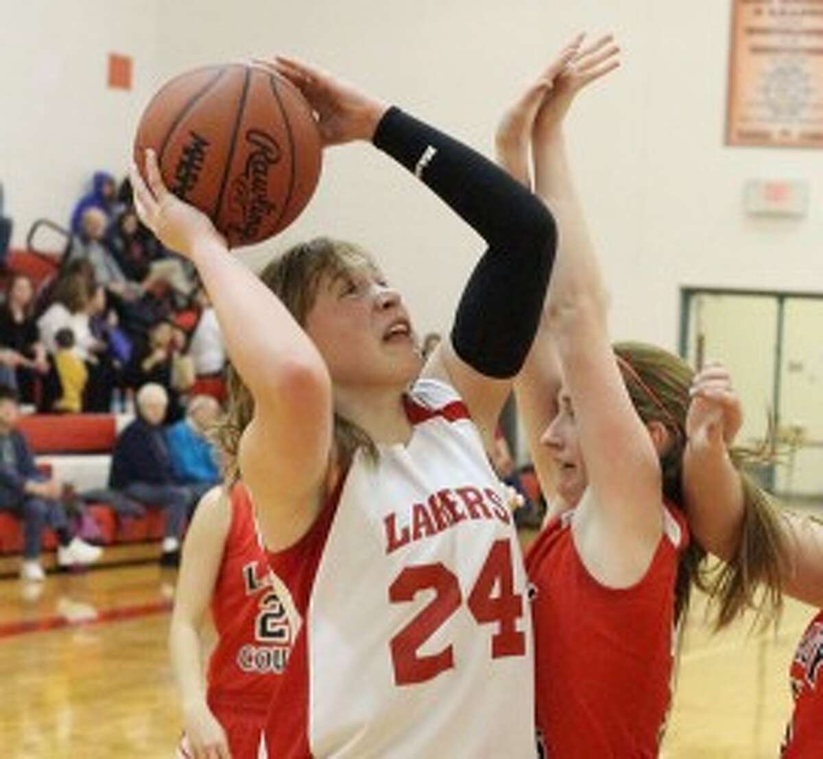 Hannah Harrington (24) of Bear Lake tries to shoot.