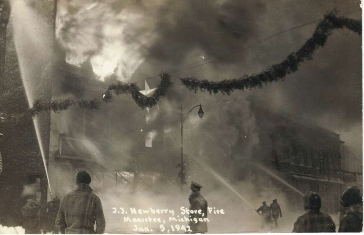 The Jan. 5, 1942 fire at the Newberry Store on River Street in downtown Manistee. (Courtesy Photo/Dale Picardat)