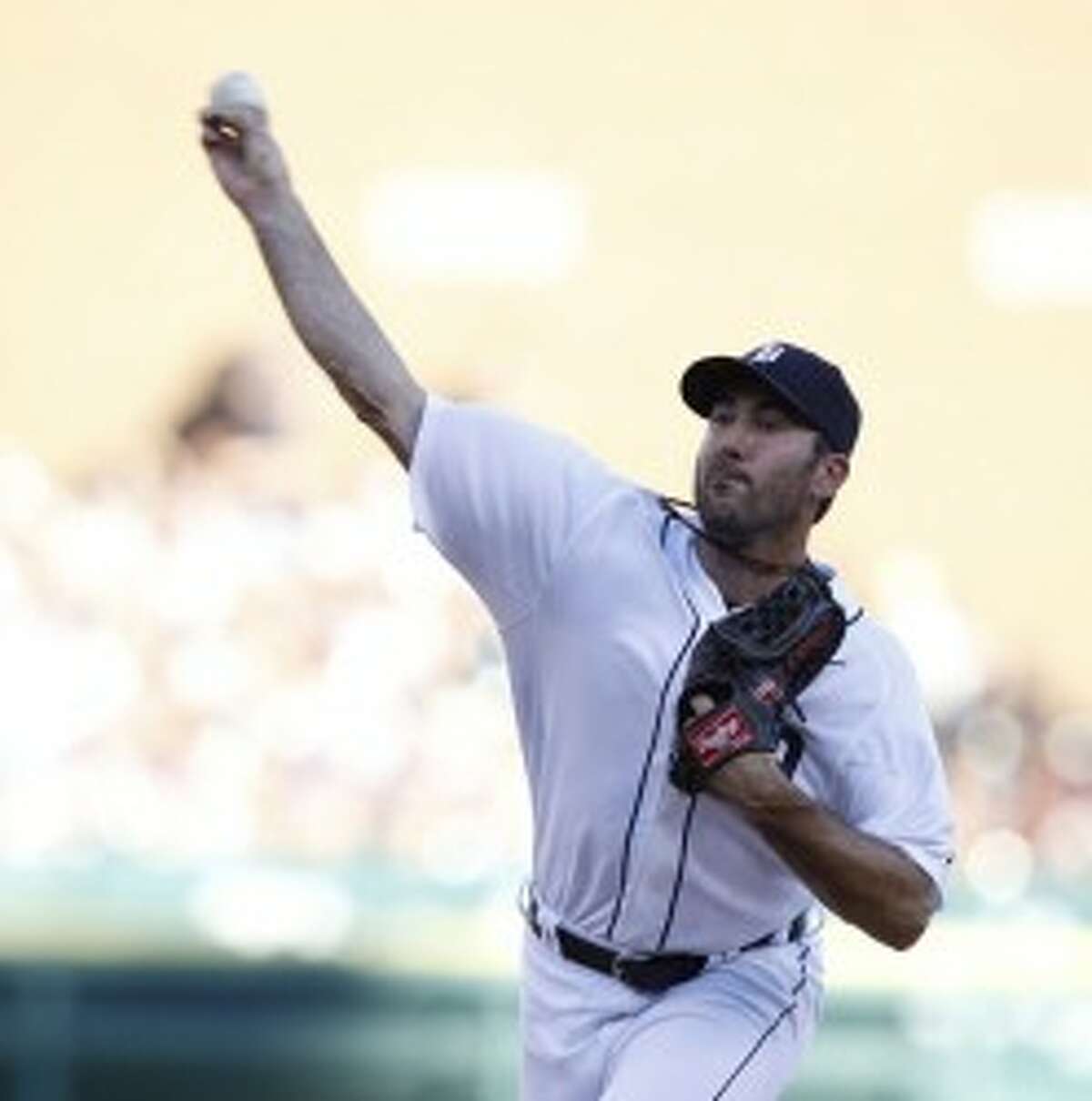 Tigers pitcher Justin Verlander throws in the first inning against the Yankees at Comerica Park in Detroit on Monday. (Julian H. Gonzalez/Detroit Free Press/MCT)