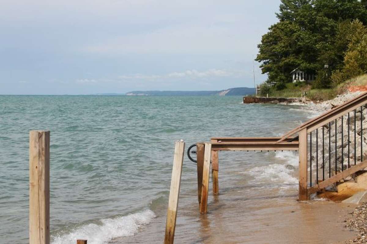 Beach access on Lakeshore Road is limited due to high water levels. (Scott Fraley/News Advocate)