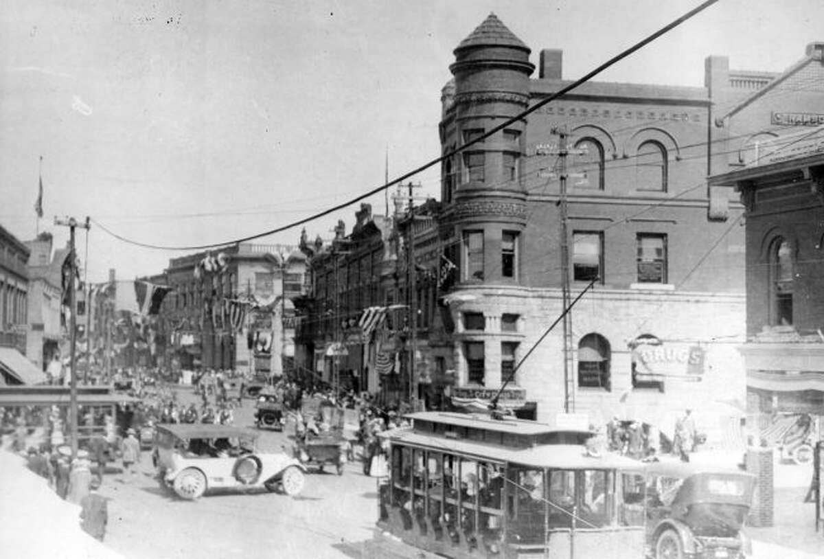 River Street was a busy place during the summer in this 1928 photograph.