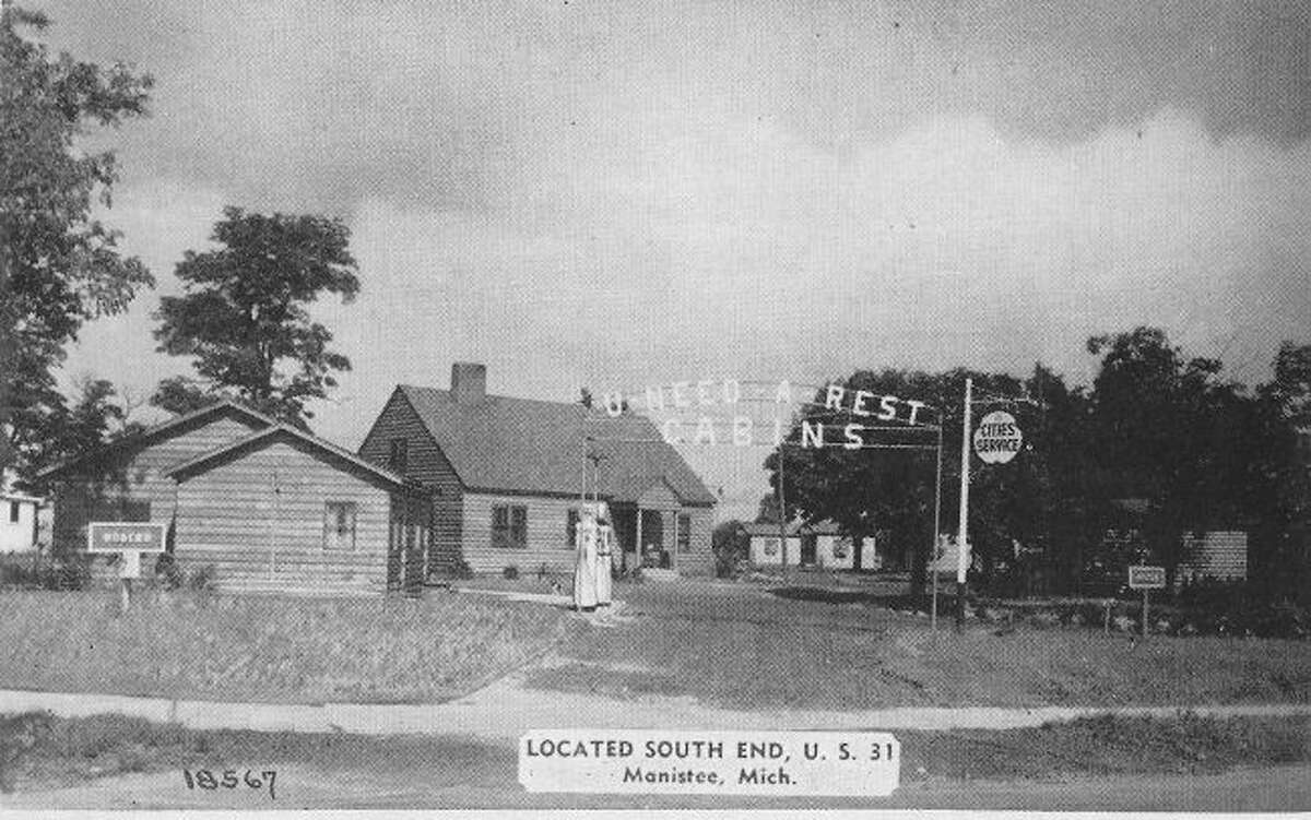 The U Need Rest Cabins that were located at the south end of US 31 in Manistee in the late 1940s are shown in this photograph.