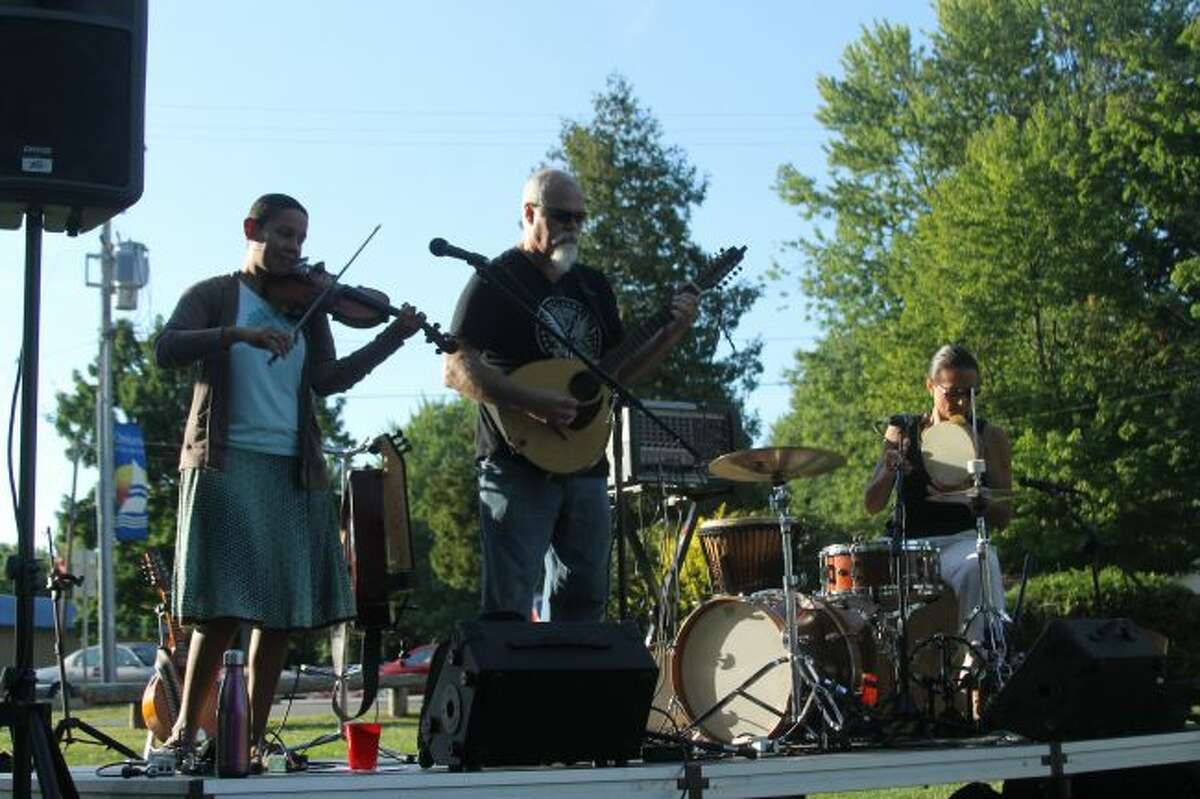 Concert in the Park AnDro delivers world sound to Onekama Village Park