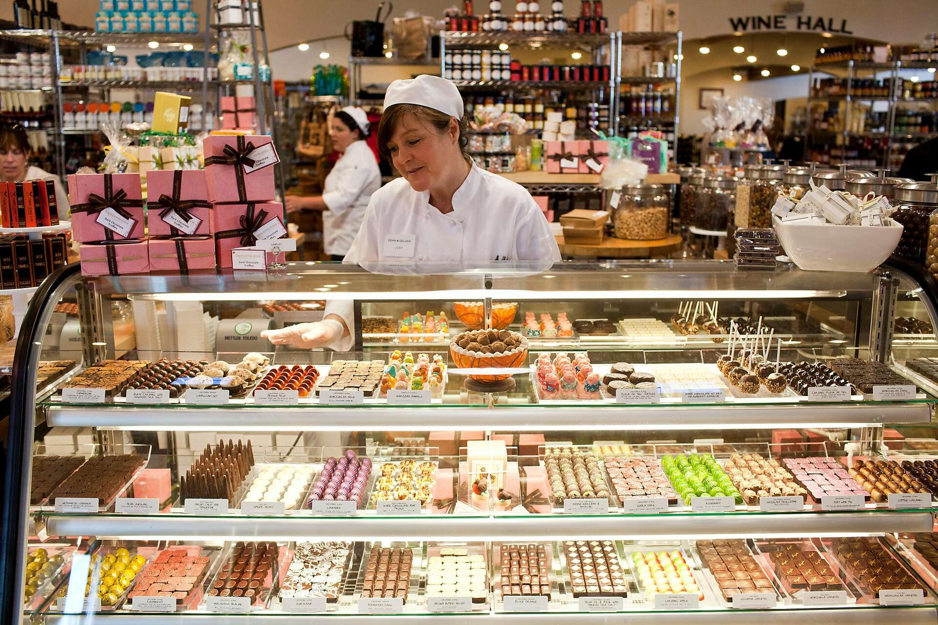 Luxury grocer Dean & DeLuca leaves behind debts, say