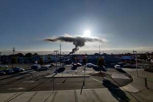 Fire sends plume of smoke over San Francisco Airport