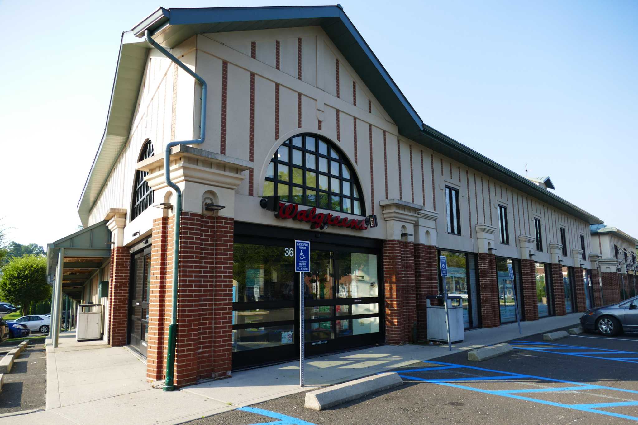 Underground parking at New Canaan Walgreens gets nod