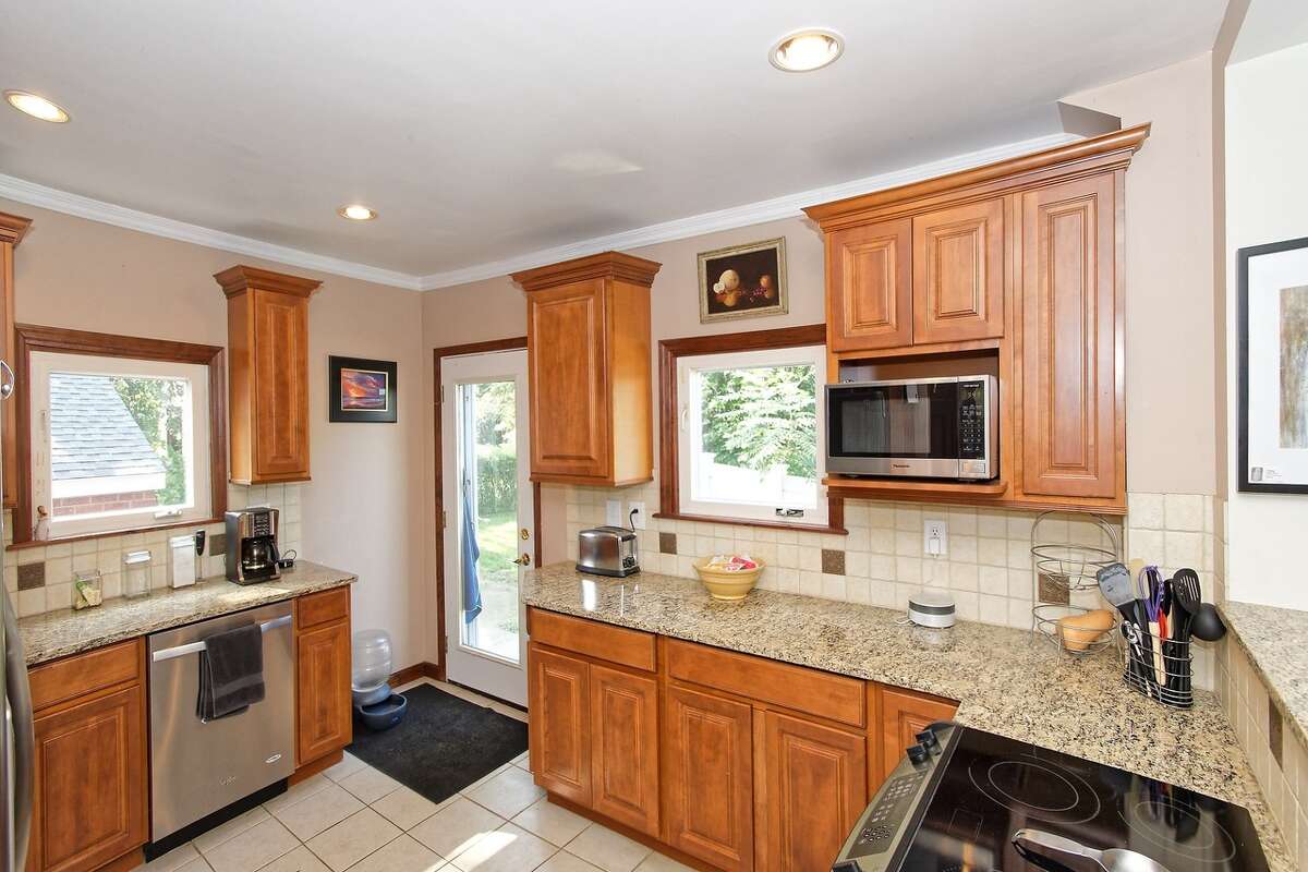 Photos 4 homes new on the market