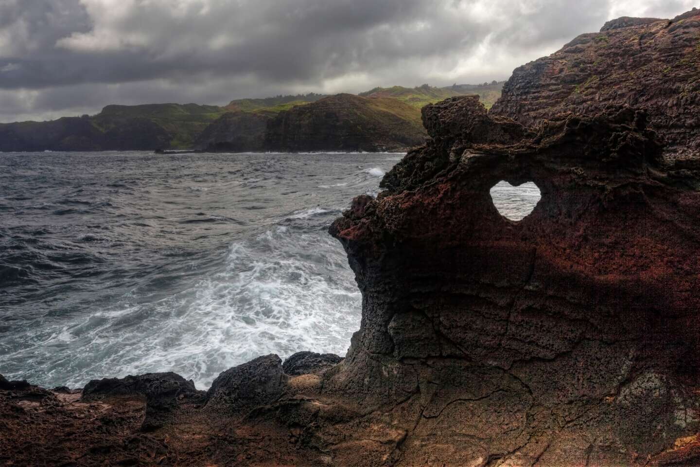 Widow on 'healing trip' dies in fall off Maui 'Chutes and Ladders' cliff