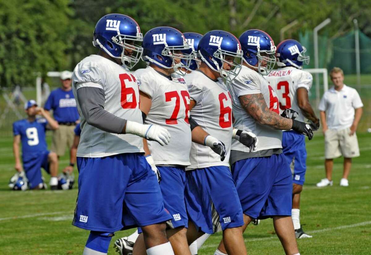 New York Giants - New York Giants offensive lineman Chris Snee (76)  practicing during mini camp