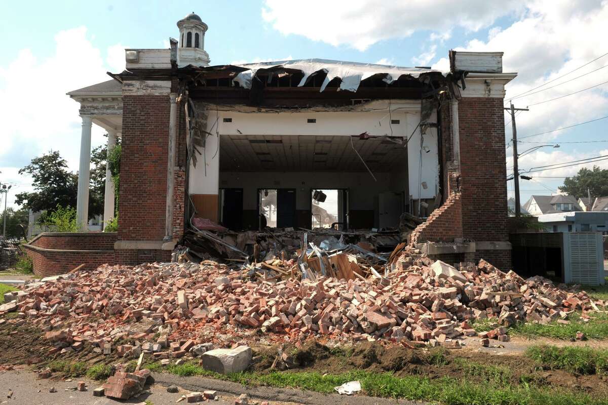 Demolition of the former West End Branch Library building, also known as Sanborn Library, began Aug. 1, 2019. The building, which was built in 1922 on the triangular property at the intersection of Fairfield Ave. and State St., had been vacant for many years.