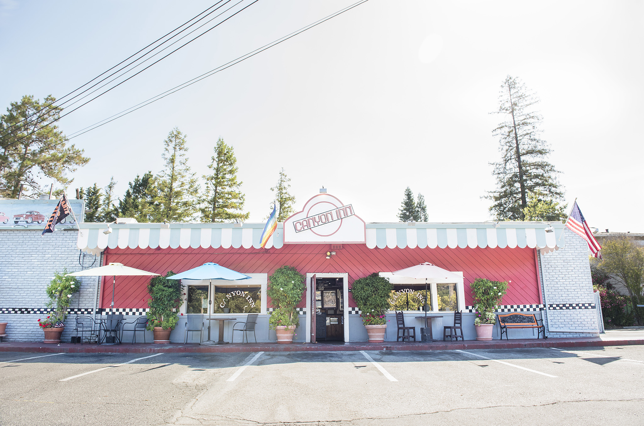 This is the story behind the most legendary 49ers bar in America - an  SFGate story about Canyon Inn in Redwood City : r/49ers