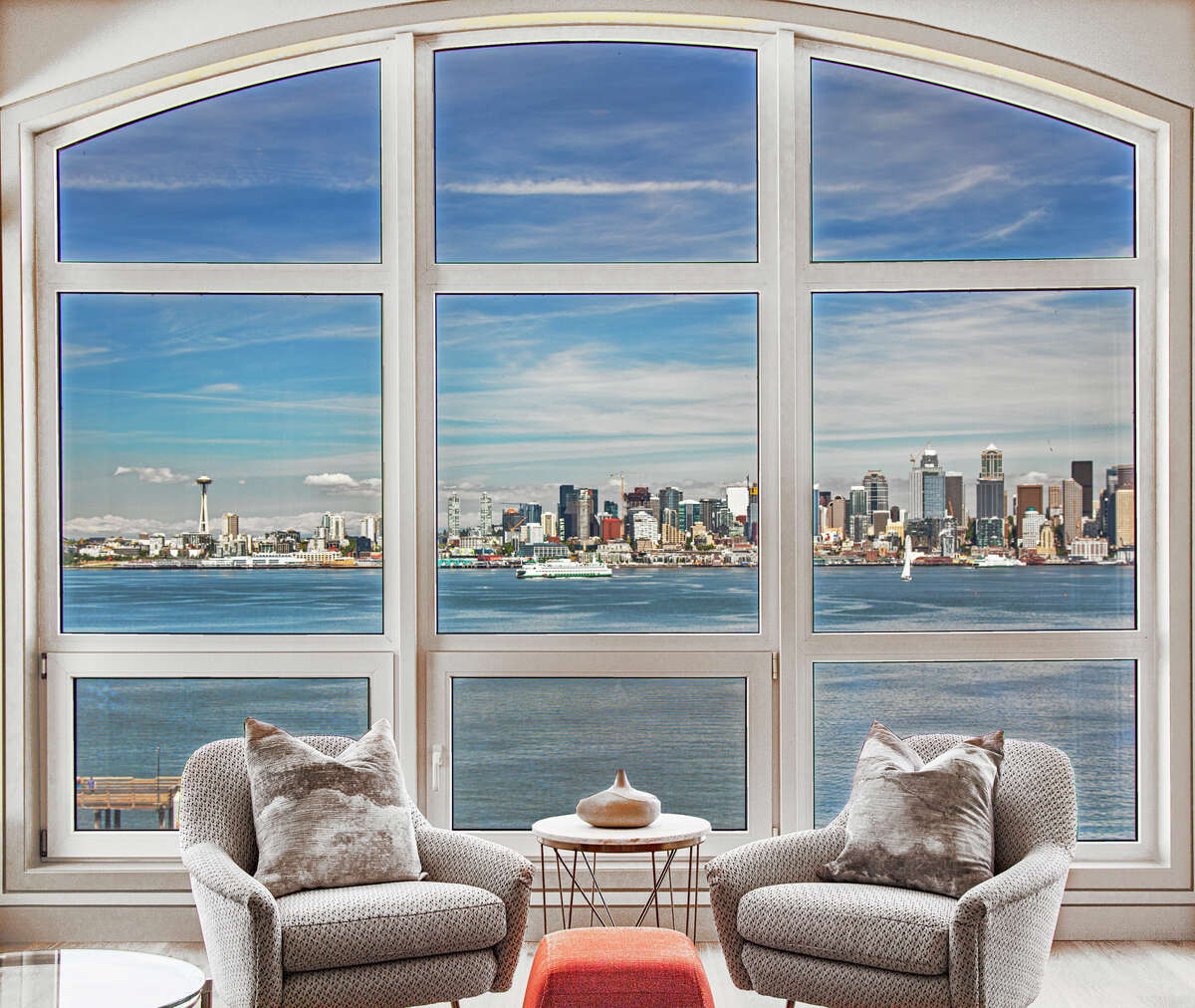 Waterfront Alki Beach condo offers 3.295M view