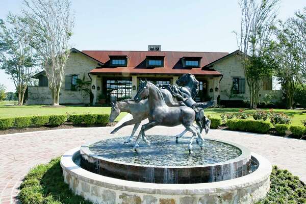 Inside Houston Oaks The Most Texas Members Only Club You Ve Never