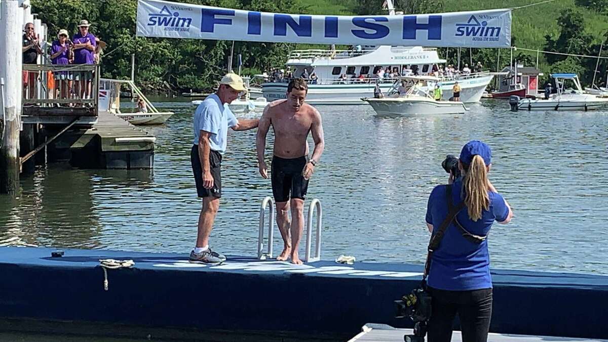 101 people Swim Across the Sound from N.Y. to Bridgeport