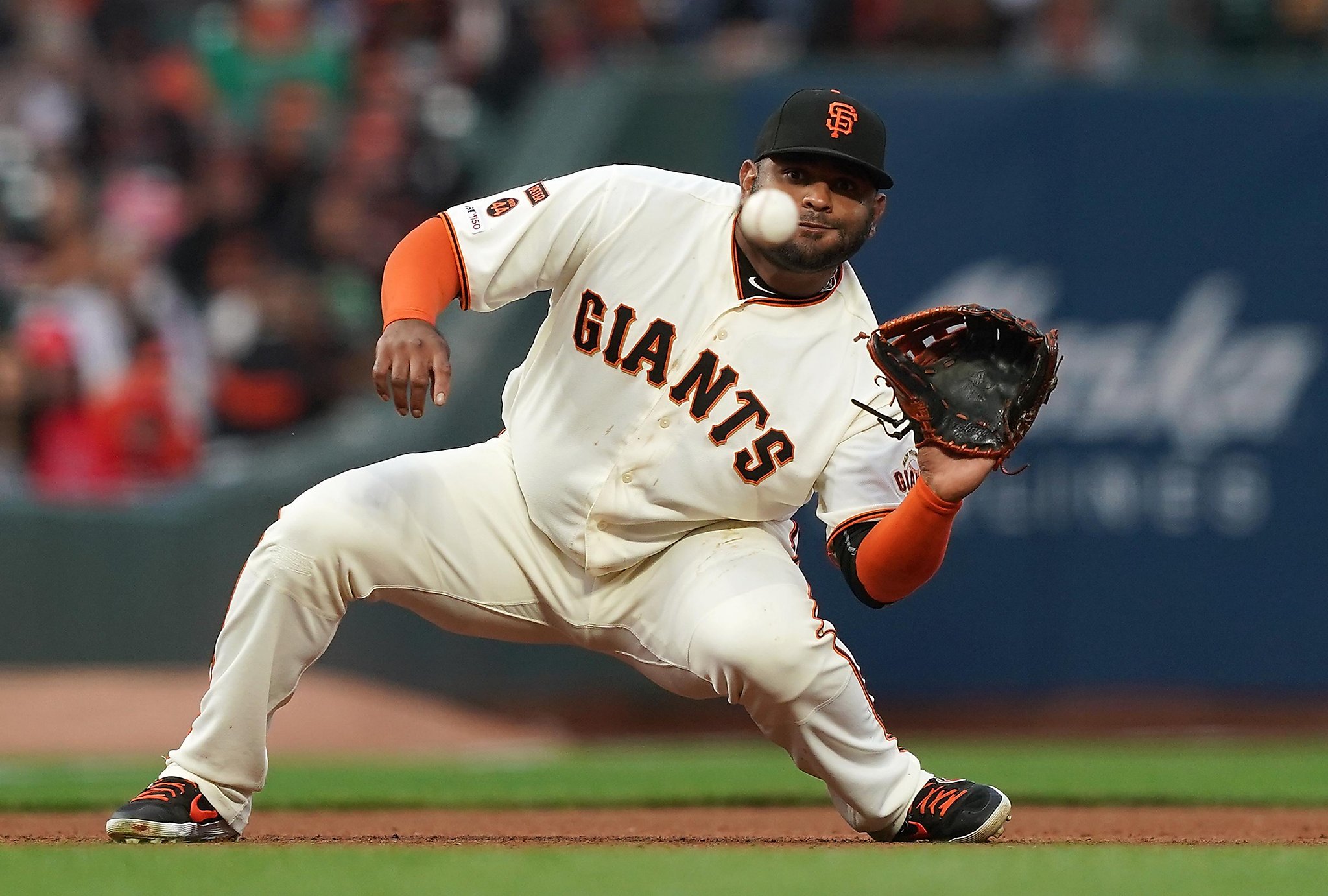 Giants place Pablo Sandoval on injured list, bring back Alex Dickerson