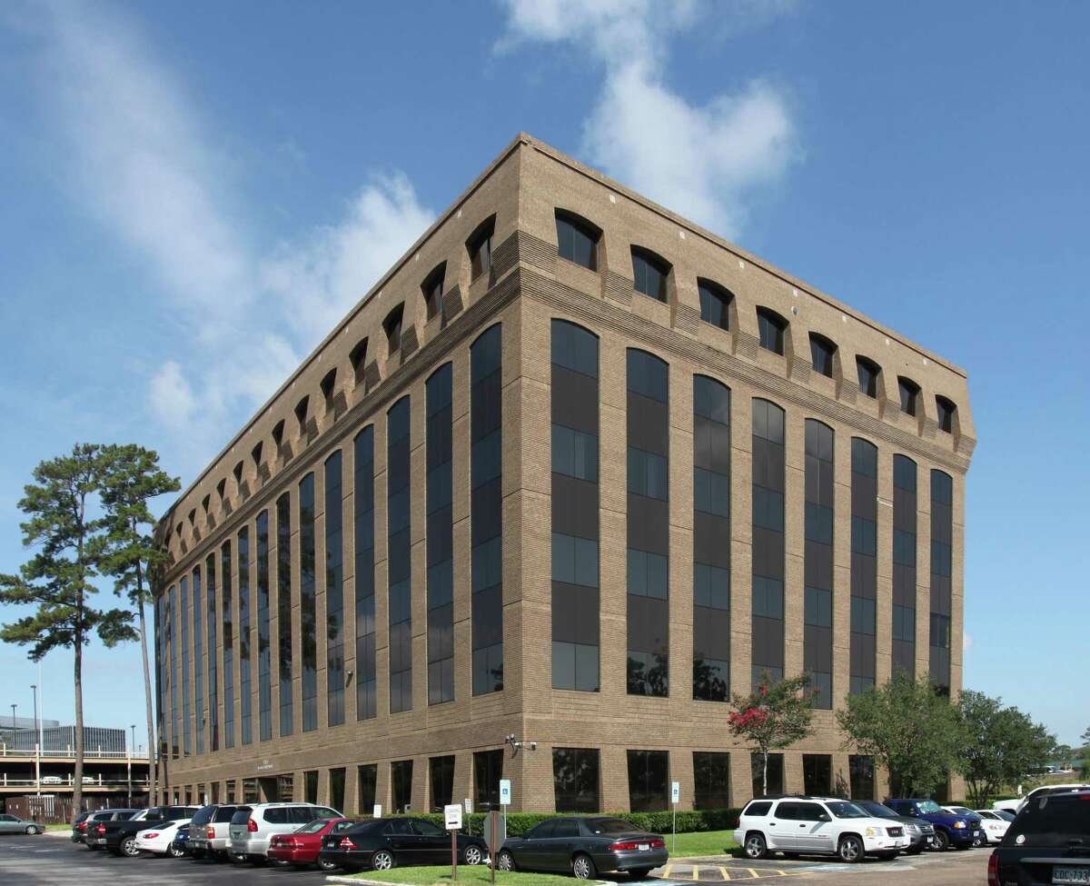 State Venture has purchased 2525 N. Loop West from 2525 Inner Loop, an affiliate of Sean Finn. The 136,325-square-foot office building las changed hands in 2017.