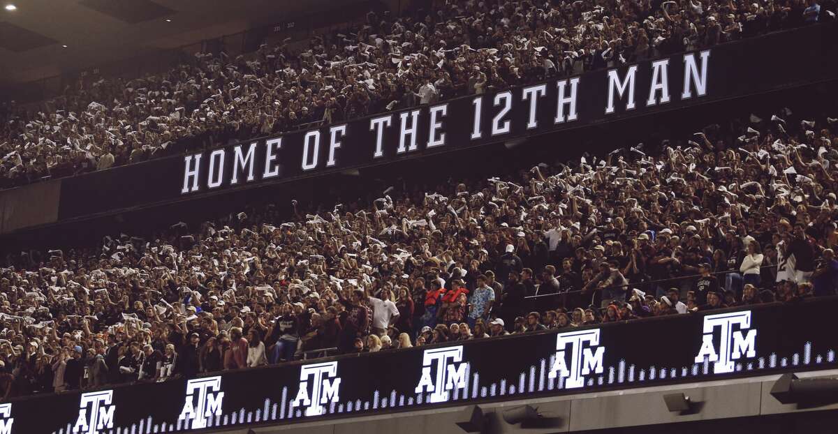 Texas college football stadiums that serve alcohol