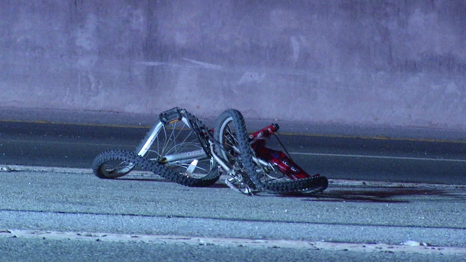 Bicyclist hit, killed in vehicle crash on Highway 151 in San Antonio
