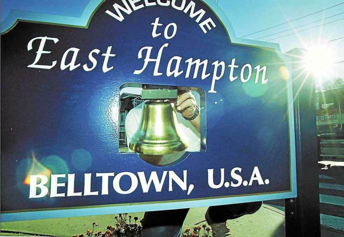 East Hampton town sign