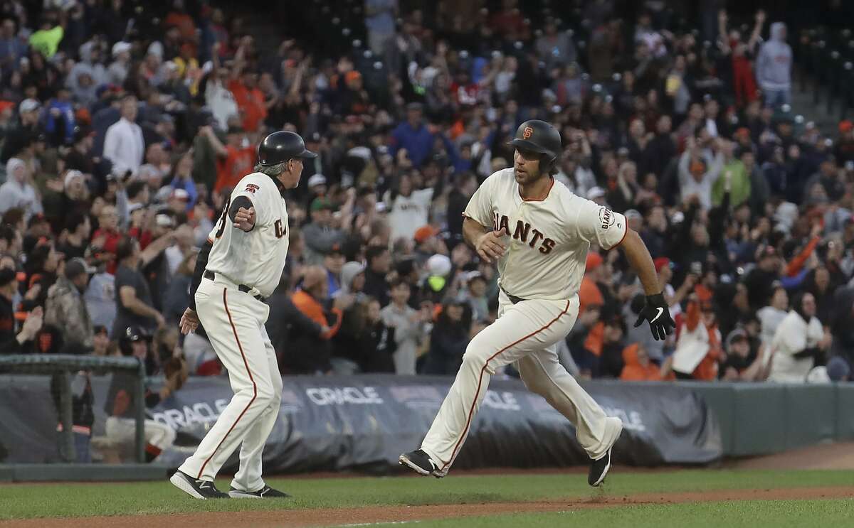 Bumgarner's 'thank you' for not being traded: 7 innings, 1 hit in