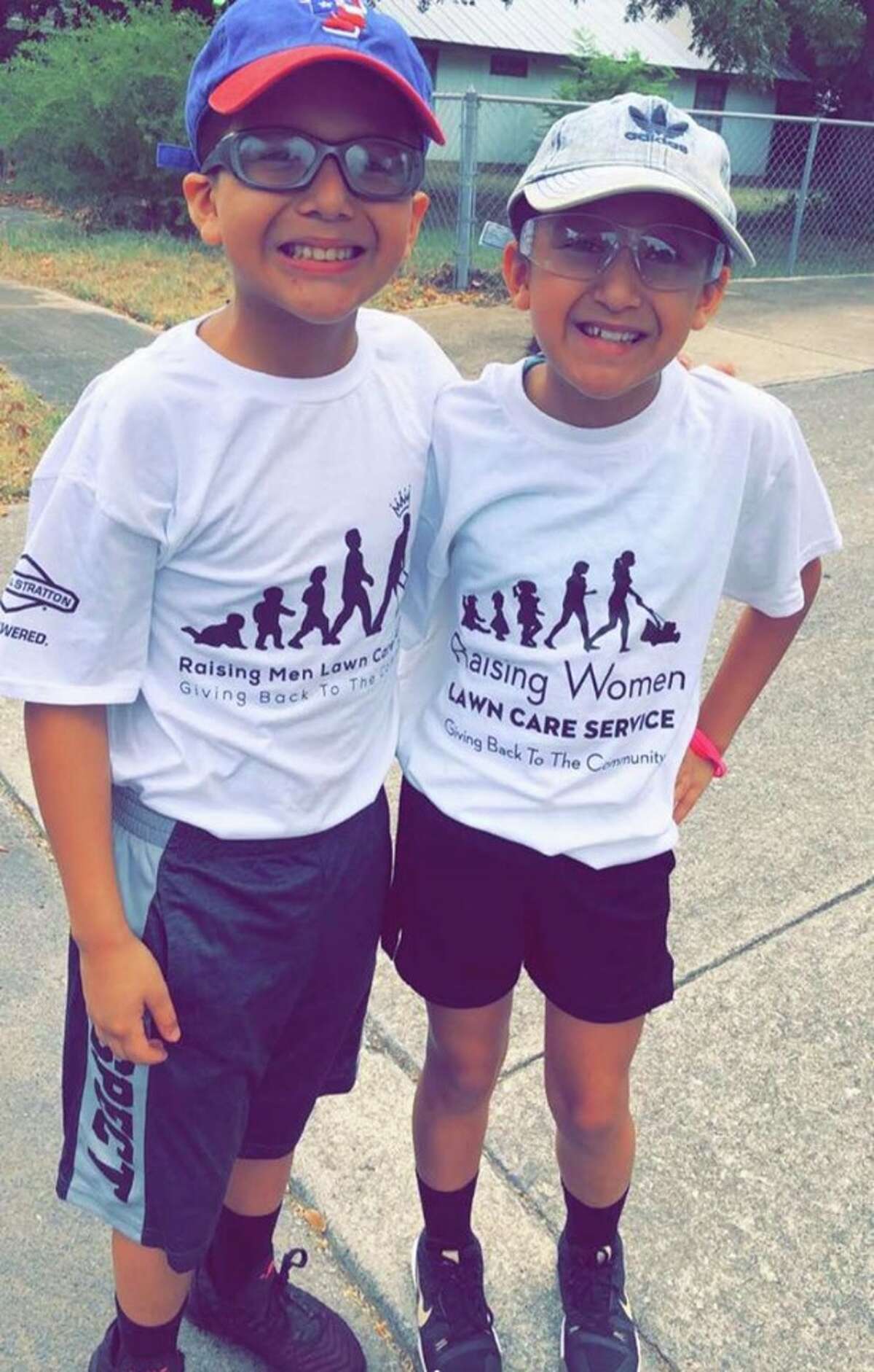 Meet brother-sister duo Nathan and Zoe, 12 and 10, respectively. They recently accepted the nationwide 50 Yard Challenge created by Rodney Smith Jr., the man who made headlines for his goal of cutting yards in all 50 states.
