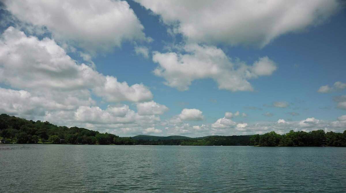 Lake Waramaug's waters experiencing record clarity