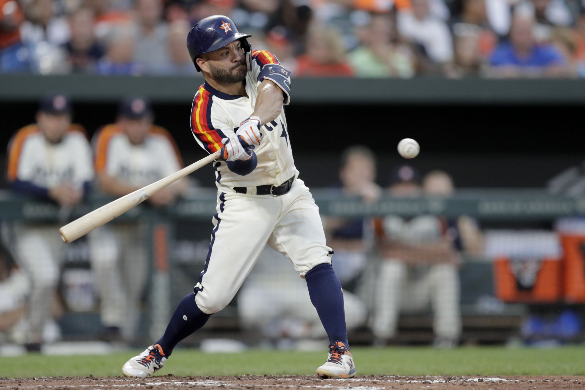 Astros insider: How Yuli Gurriel's swing was sparked by his older brother