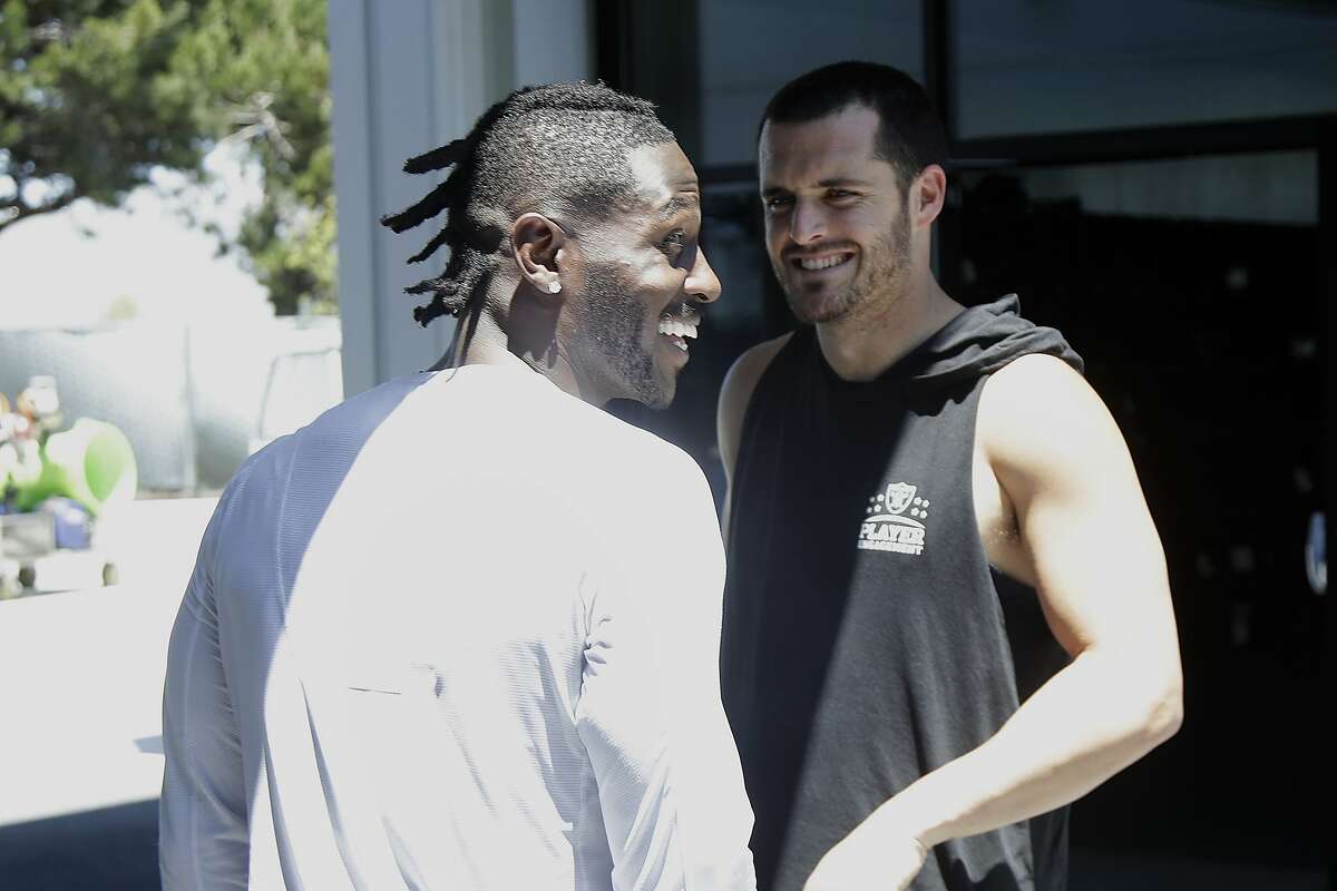 Oakland Raiders wide receiver Antonio Brown rejoins team after missing  Sunday's practice