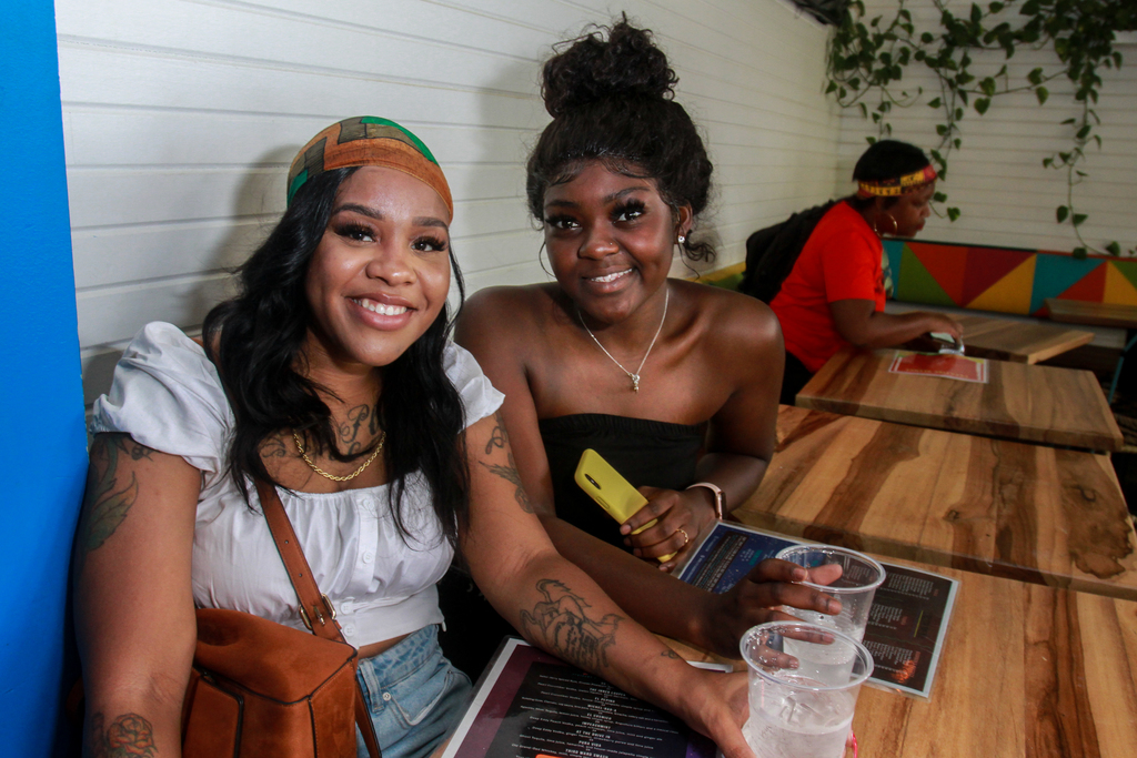 Beyoncé fans tour Houston's hottest spots on the ultimate brunch and ...