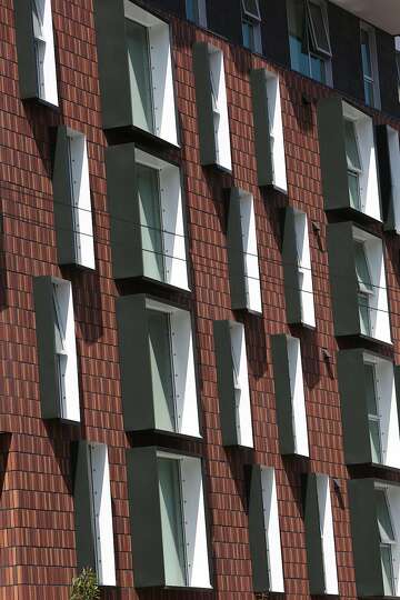 much-needed tenderloin housing makes architectural splash
