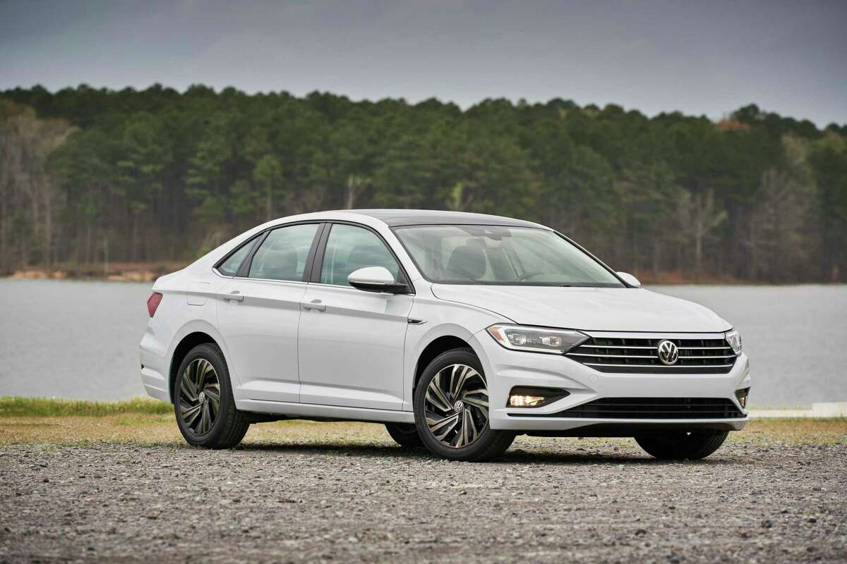 The 2019 Volkswagen Jetta features an economic engine.