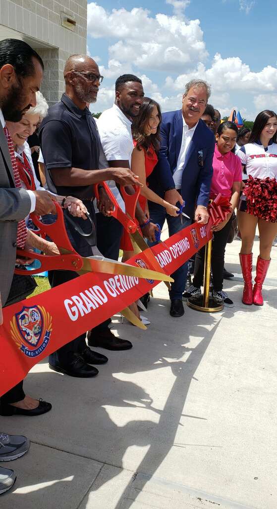 <p>Houston Texans co-founder and senior chairperson Janice McNair and chairman Cal McNair cut the ribbon at Pro-Vision Inc.</p>