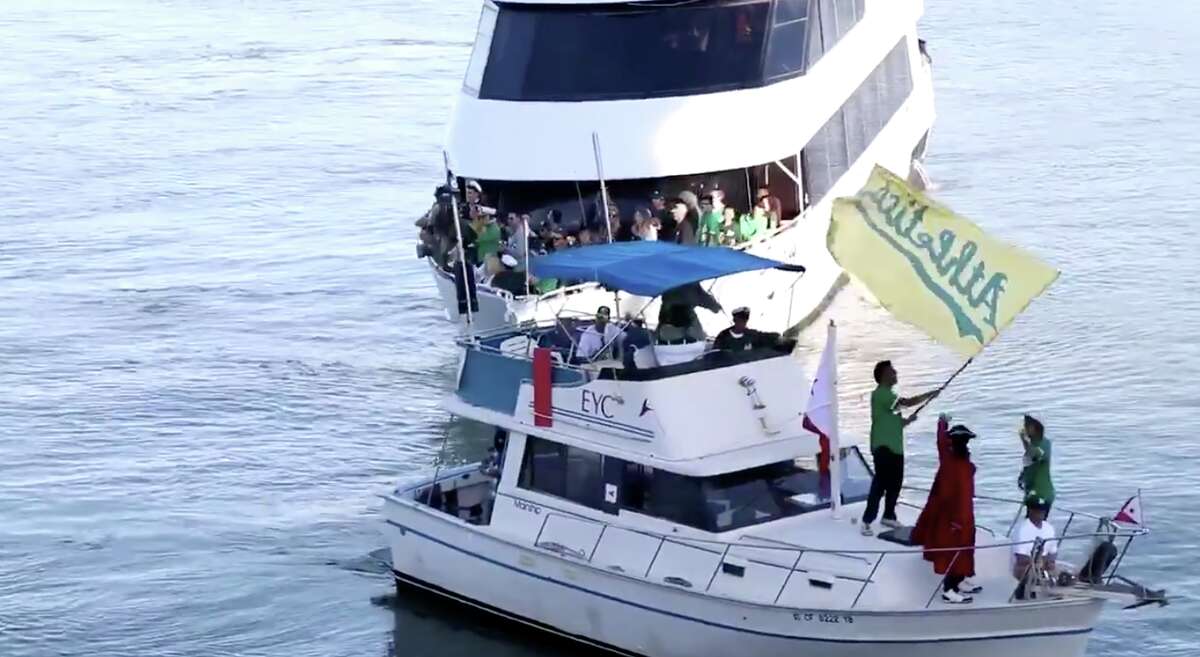Fans of the Oakland Athletics have sent over a "flotilla" in an attempt to take over McCovey Cove at Oracle Park for the first game of the Bay Bridge Series between the A's and the San Francisco Giants.